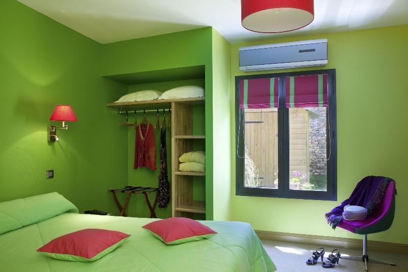 Logis Hotel O En Couleur Oucques-la-Nouvelle Ngoại thất bức ảnh