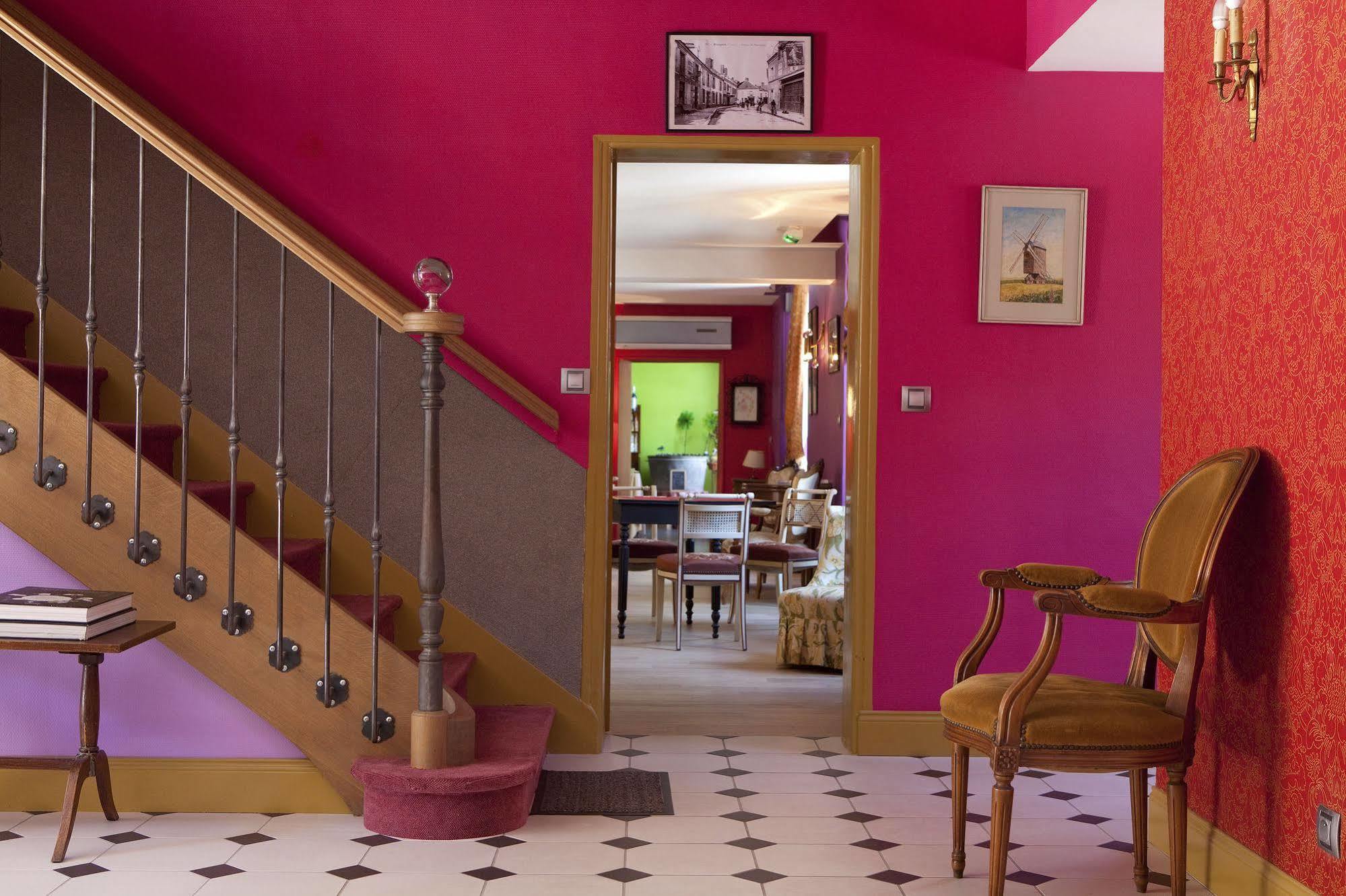 Logis Hotel O En Couleur Oucques-la-Nouvelle Ngoại thất bức ảnh